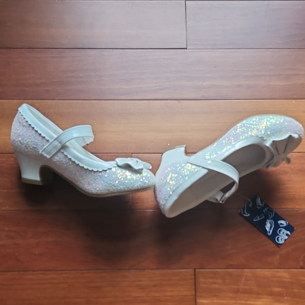 Girls' Sparkly White Dress Shoes with Bow - Picture 7 of 10